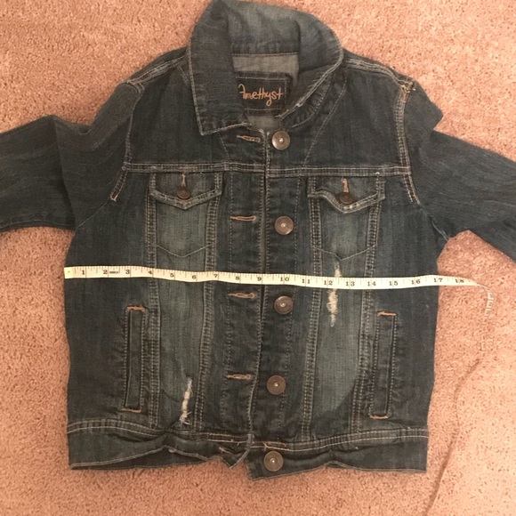 Denim jacket perfect for fall! 🍁 - Picture 3 of 7